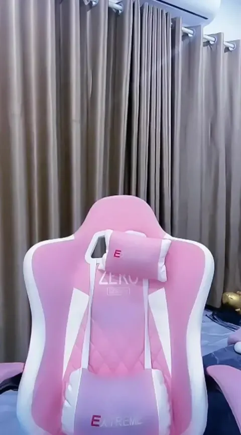 Vy Baby lồn múp đầy nước phần 5